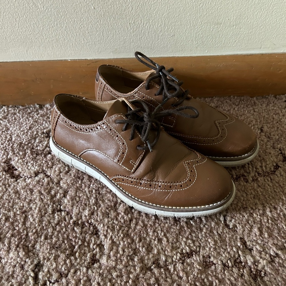 Johnston & Murphy-{Size Big Kids 2}-Tan Full Grain, Kids' Holden Wingtip Shoe - Picture 7 of 7